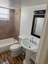 1821 NE 168th St in North Miami Beach, FL - Building Photo - Building Photo