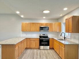 449 N Main St, Unit 447 A in Pittston, PA - Building Photo