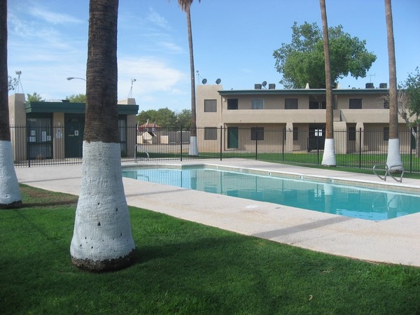 Palm View Apartments in Casa Grande, AZ - Building Photo