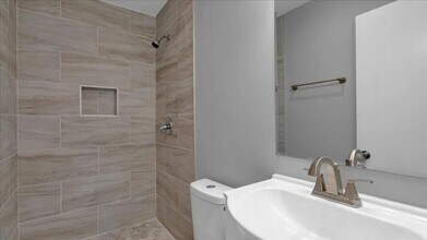 6732 E 27th Pl in Tulsa, OK - Foto de edificio - Building Photo