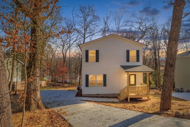 3624 Mountain View Dr