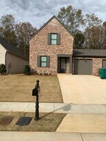 1092 Stonebrook Ln in Tuscaloosa, AL - Building Photo
