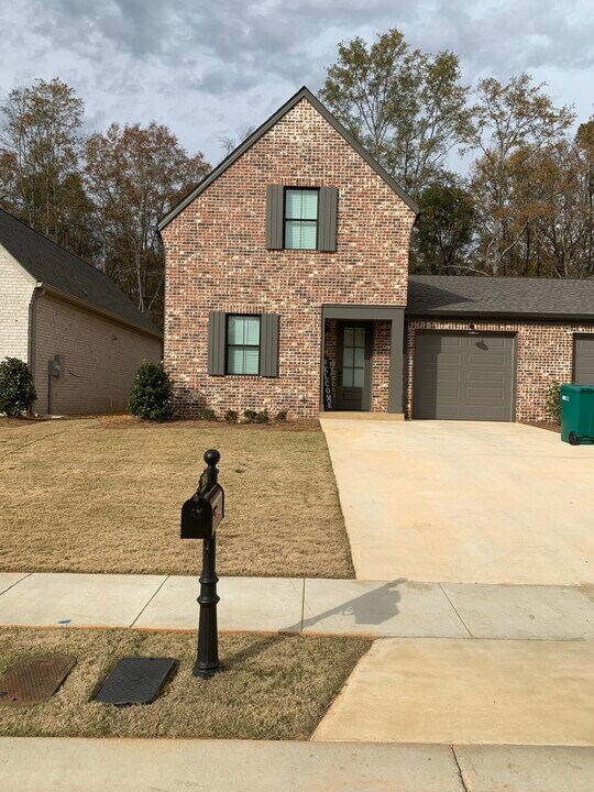 1092 Stonebrook Ln in Tuscaloosa, AL - Building Photo