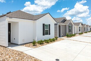 University Grove in Baton Rouge, LA - Building Photo