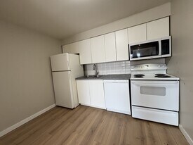 200 Spruce St in Moncton, NB - Building Photo