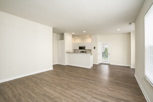 The Residences at Scioto Crossing in Dublin, OH - Building Photo