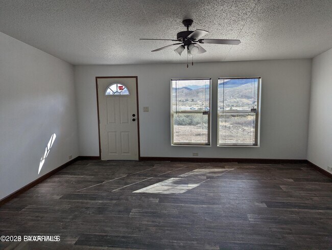 7850 Loma Ln in Mayer, AZ - Building Photo - Building Photo