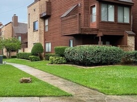 1712 Baird Farm Cir in Arlington, TX - Building Photo