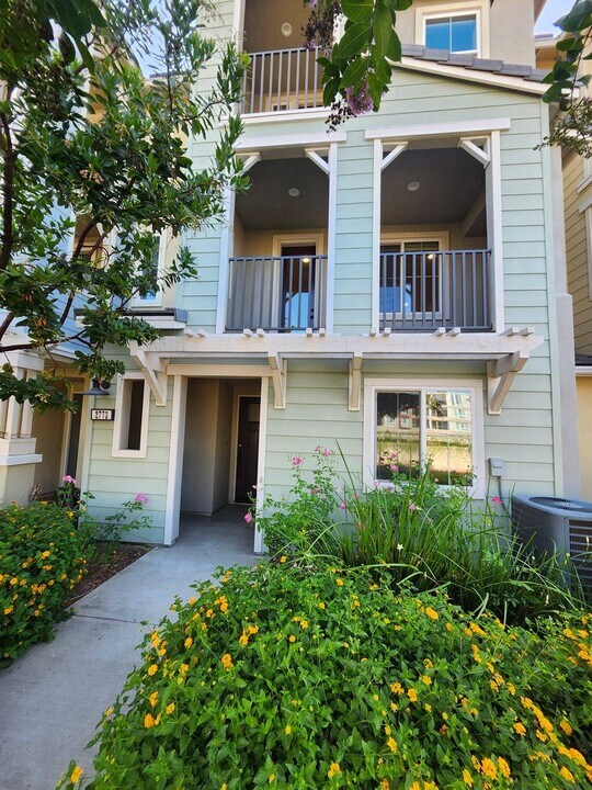 2773 Crimson Wy in Pomona, CA - Building Photo