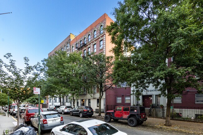 311-315 E 109th St in New York, NY - Building Photo - Building Photo