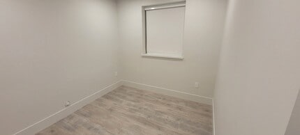 5813 Canada Way in Burnaby, BC - Building Photo - Building Photo