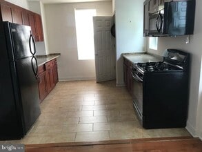 1404 S 5th St in Philadelphia, PA - Building Photo - Building Photo