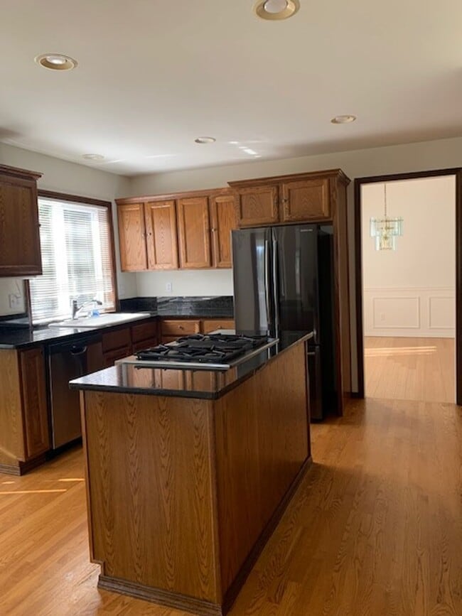 7605 Ridge Way in Edmonds, WA - Building Photo - Building Photo