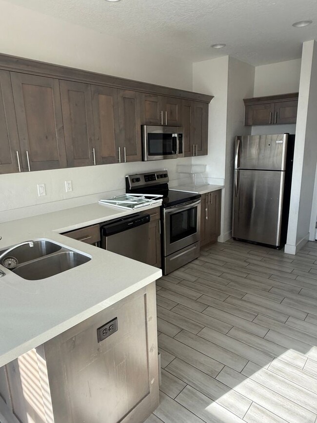 2975 N 1100 W in Layton, UT - Building Photo - Building Photo