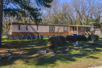 100 Sunset Dr in Tool, TX - Foto de edificio - Building Photo