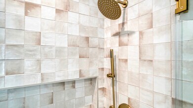 2035 S Corning St in Los Angeles, CA - Foto de edificio - Building Photo