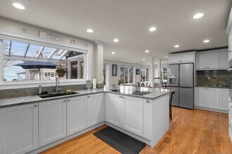58 Chapman Ave in Westbrook, CT - Building Photo - Building Photo