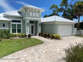 2345 Pineapple Ave in Melbourne, FL - Building Photo