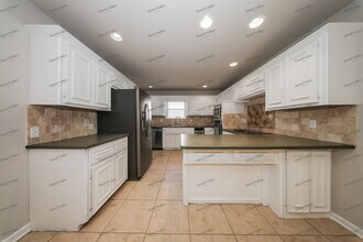 2208 Brookhaven Ct in Edmond, OK - Building Photo - Building Photo