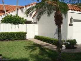 857 Reef Point Cir in Naples, FL - Building Photo