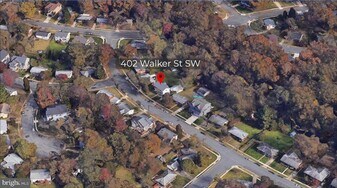 402 Walker St SW in Vienna, VA - Building Photo