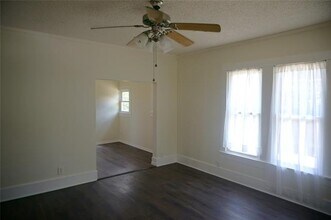 424 W Tennessee St in Sherman, TX - Building Photo - Building Photo