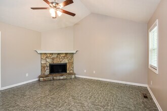 3760 Cherokee Overlook Dr in Canton, GA - Building Photo - Building Photo