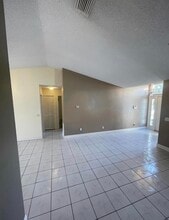 1401 SE Appamattox Terrace in Port St. Lucie, FL - Building Photo - Building Photo