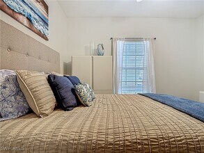 1340 Sweetwater Cove in Naples, FL - Building Photo - Building Photo