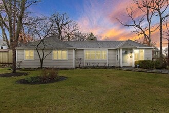 642 Agaming Rd in Fontana-on-Geneva Lake, WI - Building Photo - Building Photo