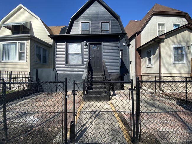 property at 3522 S Mozart St