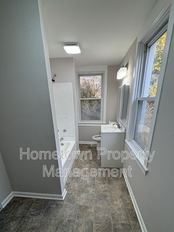 2689 Strickhouser Rd in Seven Valleys, PA - Foto de edificio - Building Photo