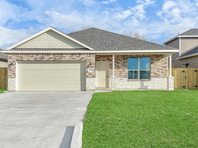 13055 Clear View Dr in Willis, TX - Building Photo - Building Photo