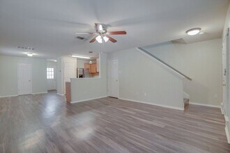 9405 Rowlands Sayle Rd in Austin, TX - Building Photo - Building Photo