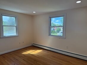15 Brook St in West Hartford, CT - Building Photo - Building Photo
