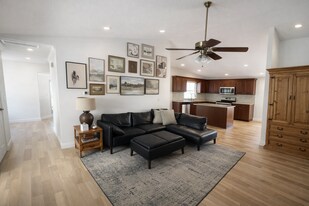 9215 Ruger Dr in New Port Richey, FL - Building Photo