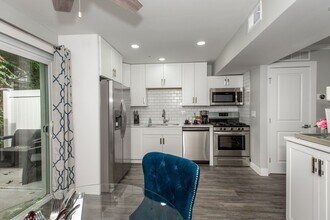 240 Irwin Pl in Cincinnati, OH - Building Photo - Building Photo