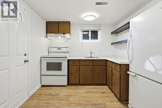 1346 PARENT LOWER Ave in Windsor, ON - Building Photo - Building Photo