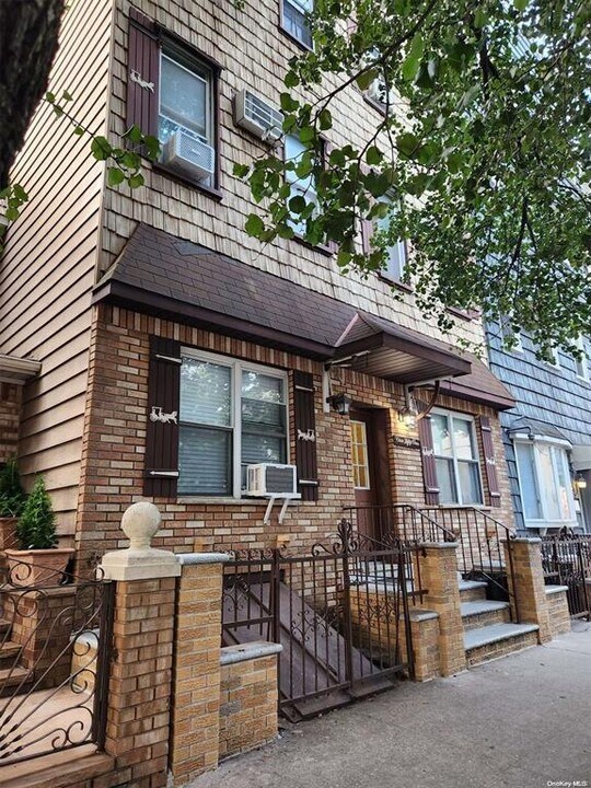 151 Withers St in Brooklyn, NY - Building Photo