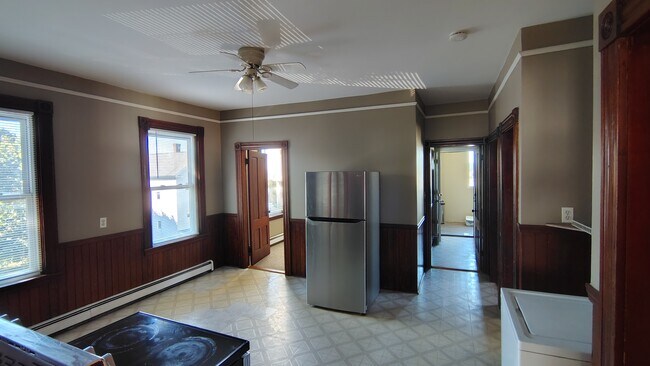78 Vernon St, Unit #3 in Worcester, MA - Foto de edificio - Building Photo