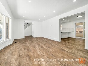 2-storey Main Floor Suite with Driveway Pa in Lethbridge, AB - Building Photo - Building Photo