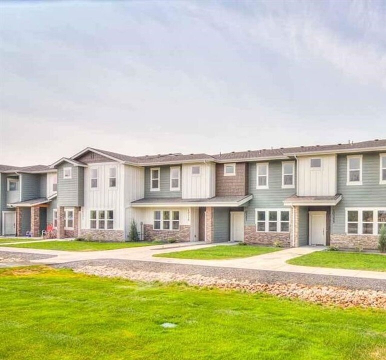 10299 W Carlton Bay Dr in Garden City, ID - Foto de edificio