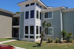 277 Alexandra Drive, Unit 4 in Mount Pleasant, SC - Building Photo