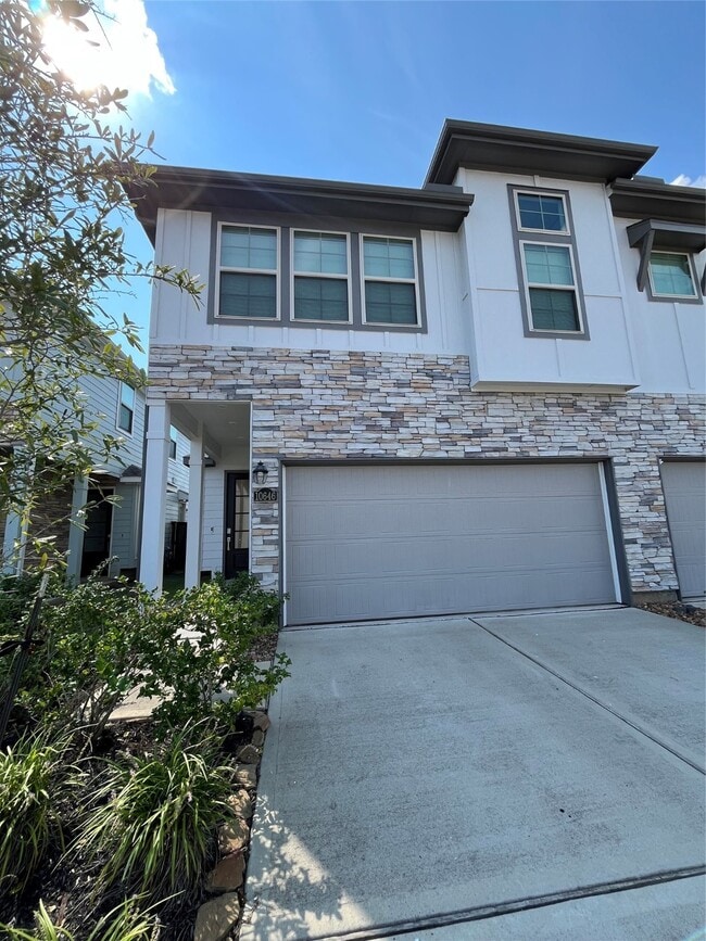 property at 10646 Cabot Trl