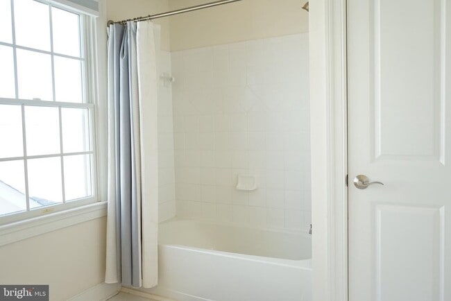 3937 Addison Woods Rd in Frederick, MD - Building Photo - Building Photo