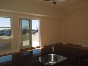 550 Cookman Ave-Unit -207 in Asbury Park, NJ - Building Photo - Building Photo