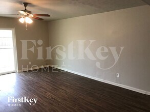 2918 Rayswood Dr in Carrollton, TX - Foto de edificio - Building Photo