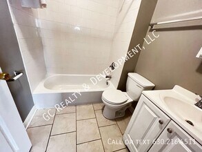 1512 W 17th St in Chicago, IL - Building Photo - Building Photo