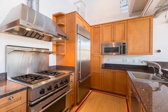 2328 Champlain St NW, Unit 417 in Washington, DC - Foto de edificio - Building Photo