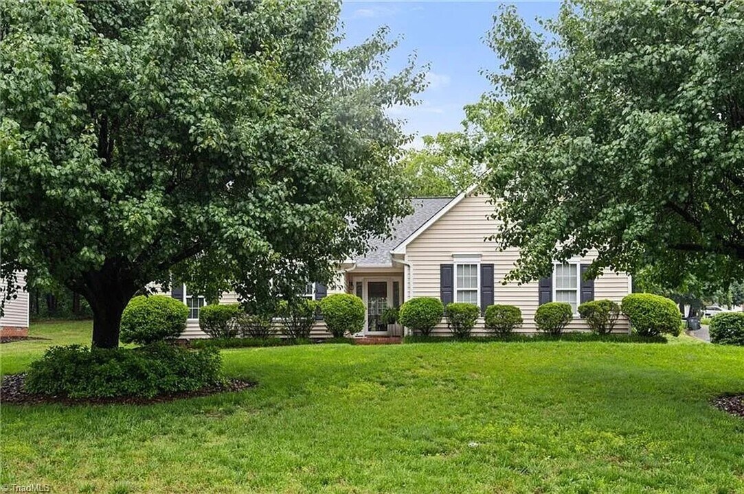 4800 Corinthian Way in Greensboro, NC - Building Photo